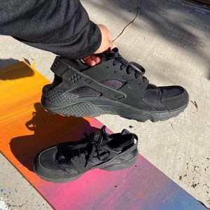 Nike huraches men’s black